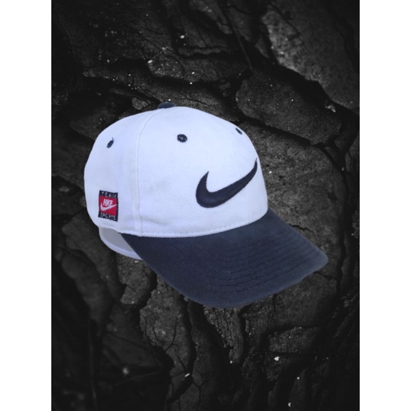topi nike vintage team sports