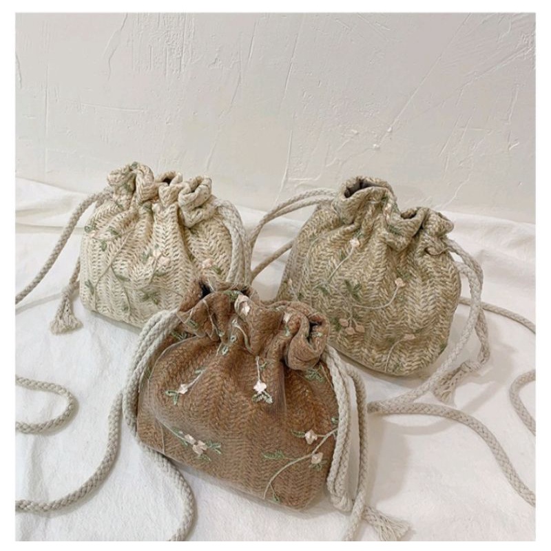 [ READY STOCK ] Lace Flower Decor Women Straw Crossbody Bag / Tas anyaman rajut selempang aestetik