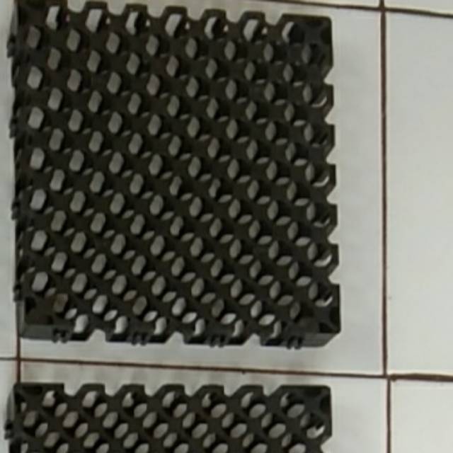 Drainase rumput sintetis