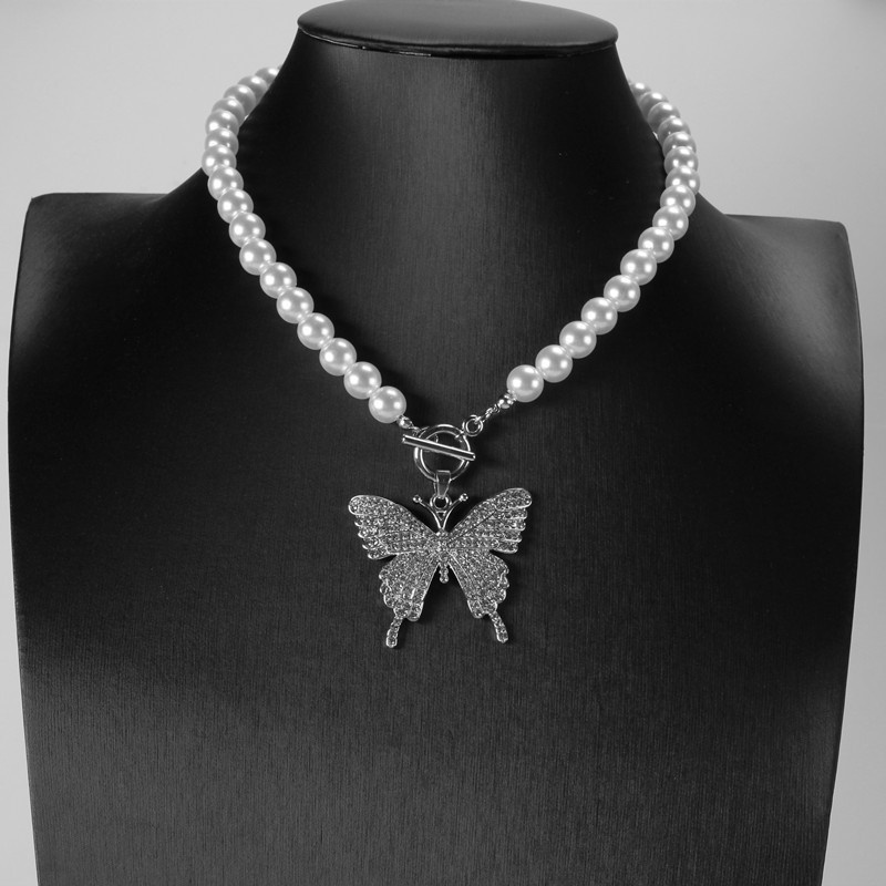 Kalung Liontin Kupu-Kupu Aksen Mutiara Berlian Imitasi Bahan alloy Gaya hip hop Eropa Amerika Untuk Wanita