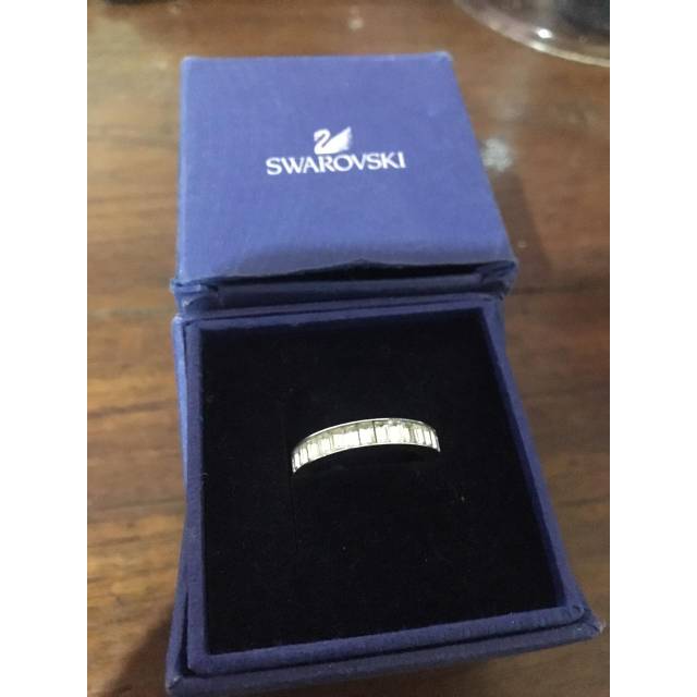 Cincin Swarovski