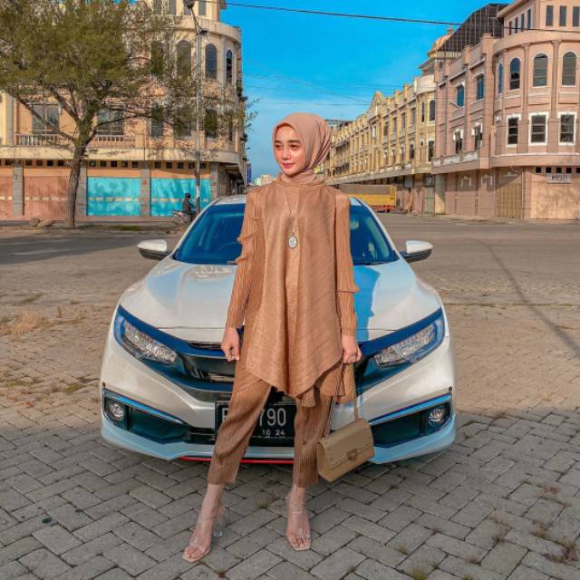 SETELAN PLEATS PLISKET PRISKET IMPORT BANGKOK BKK / VIARA SET