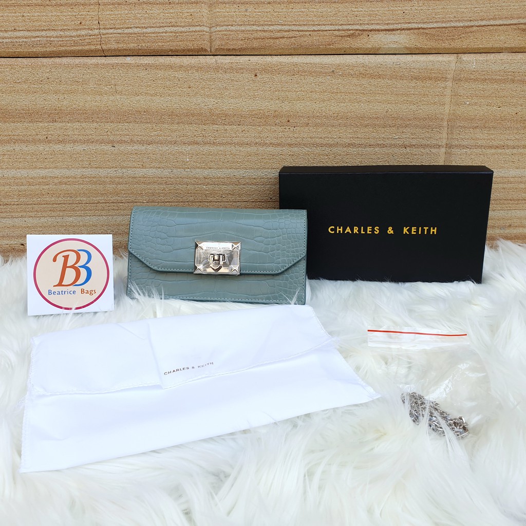 Dompet charles and keith wallet soft green