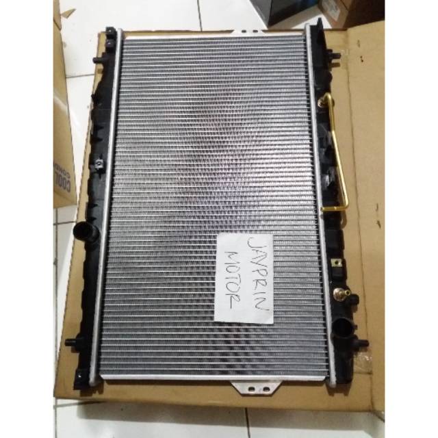 RADIATOR HYUNDAI TRAJET MATIC