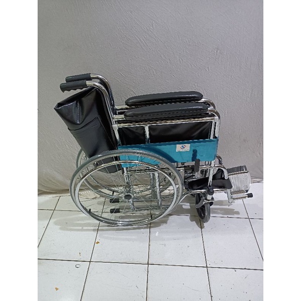 Kursi Roda Lipat Standar Jok Kulit  Velg Jari Bisa Gowes Sendiri