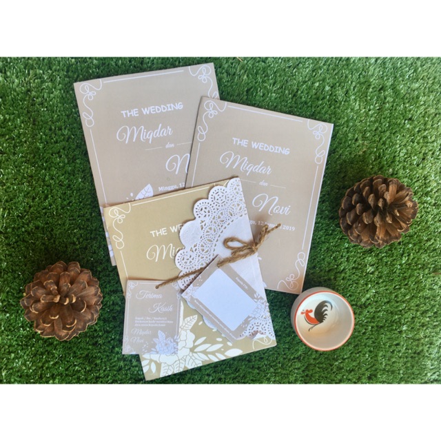Undangan pernikahan rustic coklat kertas jasmine