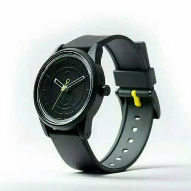 Q&Q Smile Solar 002Y