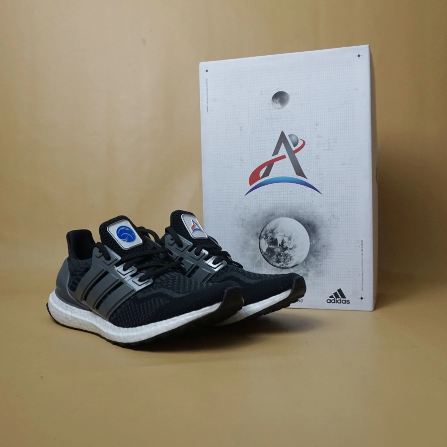 Adidas Ultraboost 5.0 DNA X Nasa Space Race Pack Black Original BNIB