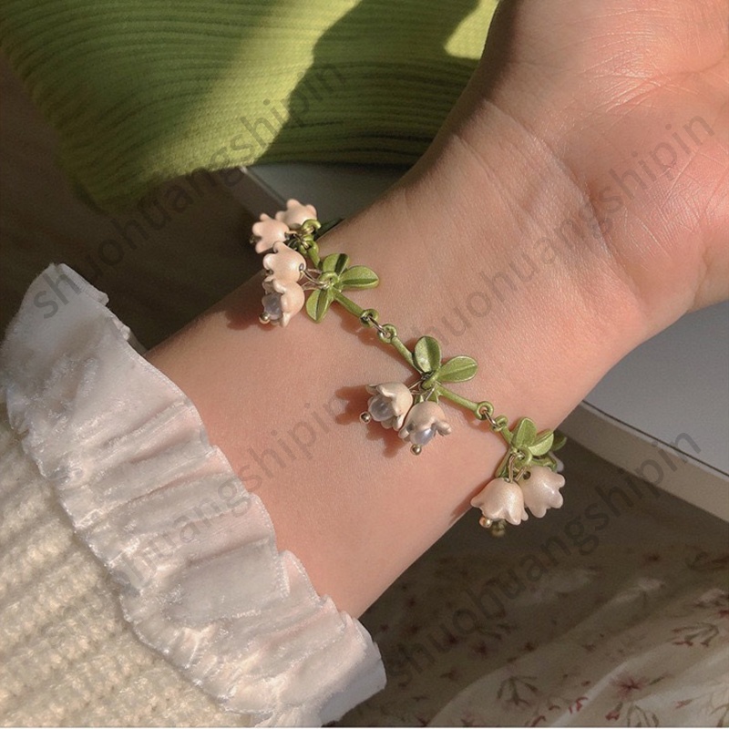 Gelang Tangan Rantai Aksen Bunga Lily Putih Elegan Untuk Wanita