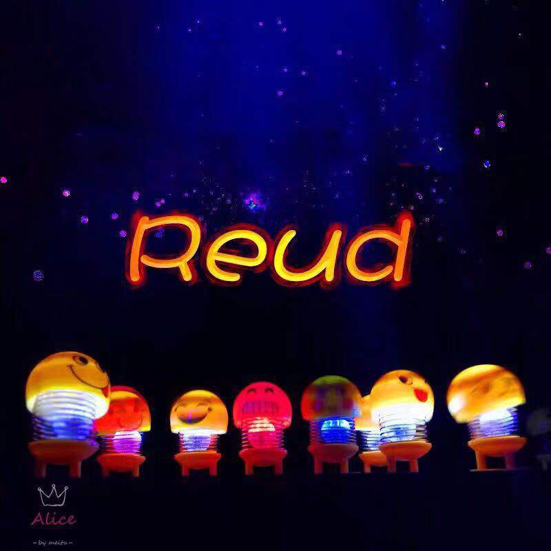 【Kualitas Tinggi】BONEKA PER EMOJI LED BONEKA GOYANG PAJANGAN MOBIL SPRING DOLL SHAKING HEAD