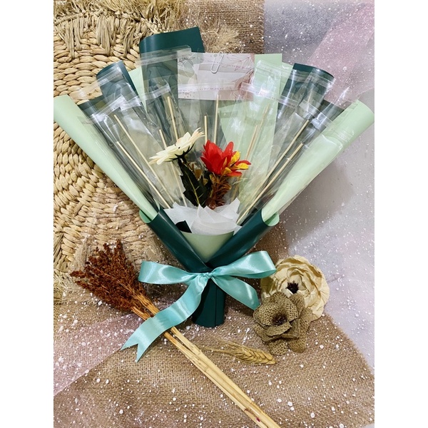 

Buket uang atau barang kosong 10 slot hadiah hampers wisuda ultah