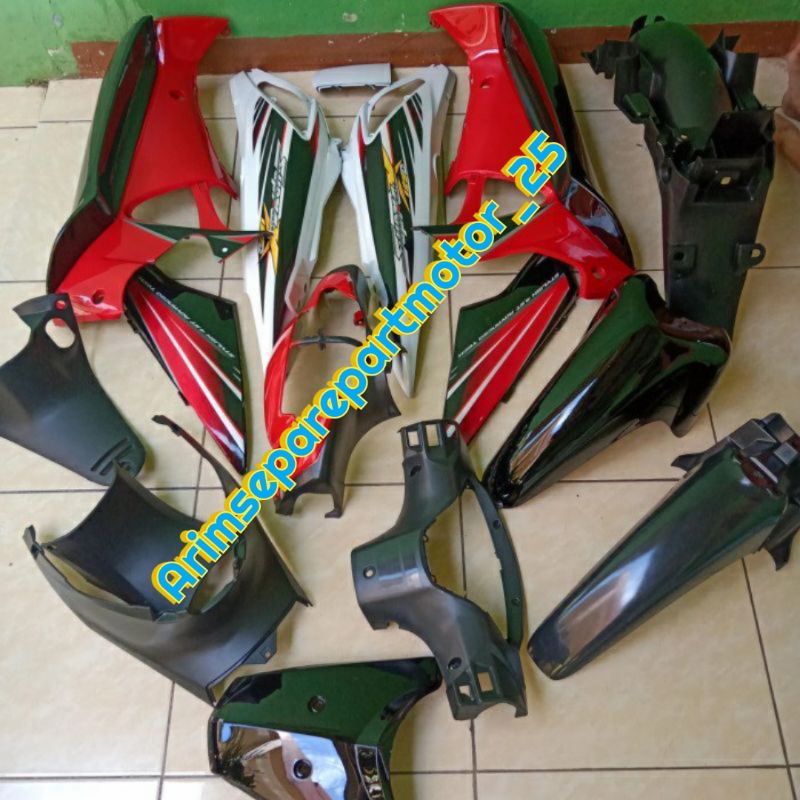 Cover body halus kasar supra x 125 old merah putih 2005 2006
