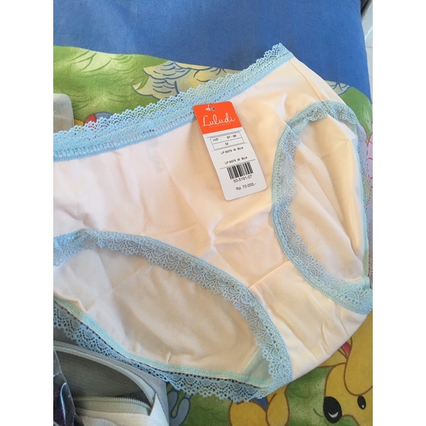 celana dalam wacoal luludi M