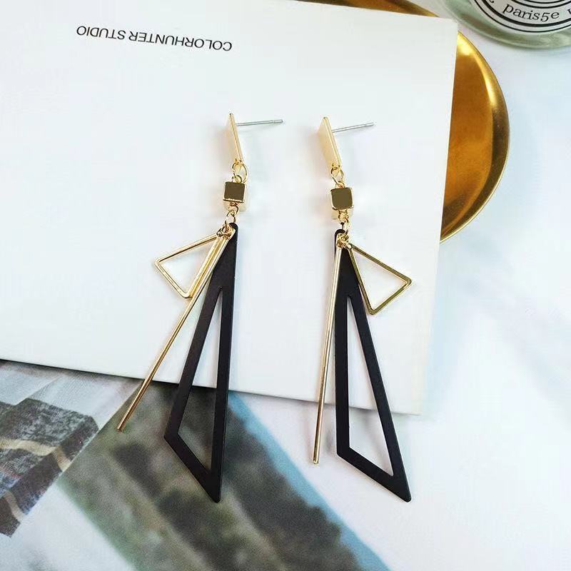 (Hello Girl)E34 Anting Fashion Wanita Segitiga Panjang Stud Earrings Import