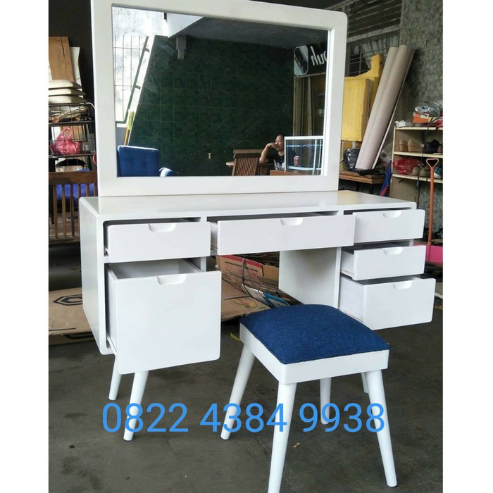 Meja Rias Kaca Pengilon Tolet Laci Minimalis Retro Warna Putih Mewah