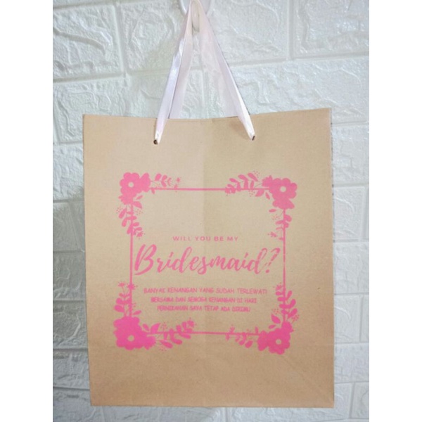

isi 2Paper bag tas kertas bridesmaid pink tas kertas sablon murah pernikahan