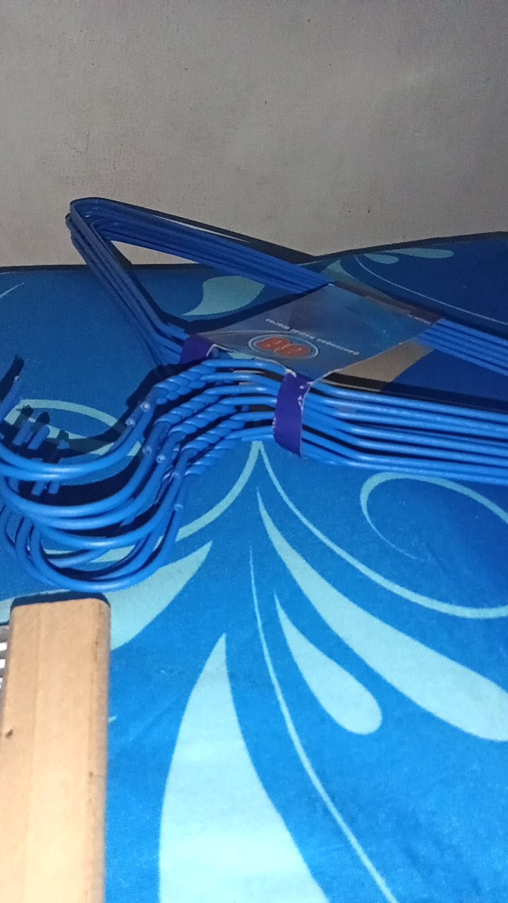 Gantungan Kawat Warna