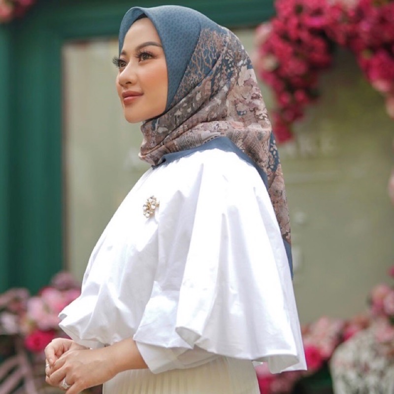 Buttonscarves New York Malibu