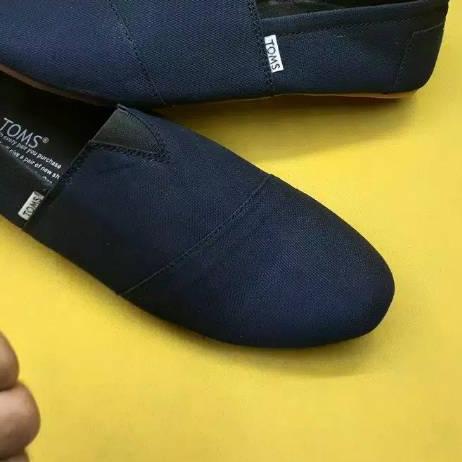 ۩ Sepatu toms ➫