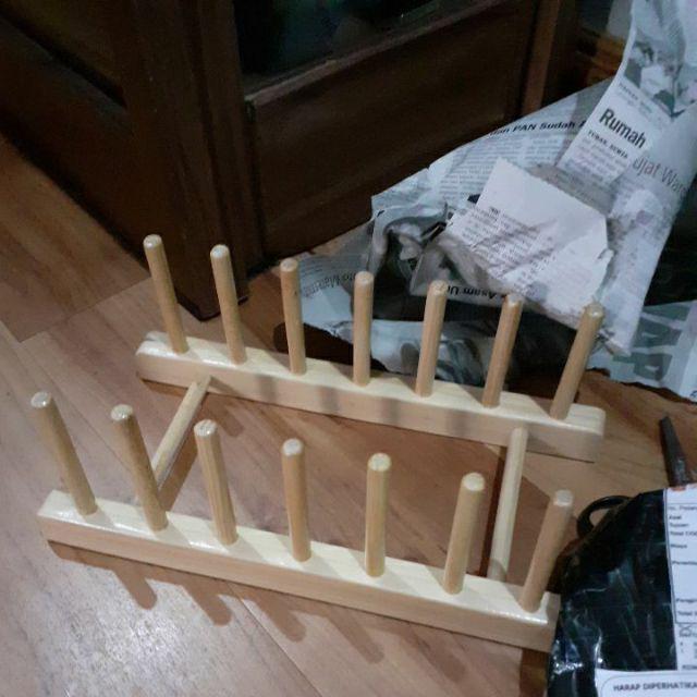 Set Rak Piring + Piring Makan Enamel 6 Pcs. Paket Hemat Piring Dan Rak Piring Kayu Pinus