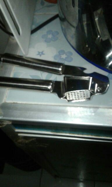 Alat Penghancur Bawang Putih Stainless Alat Penghalus Bawang Putih Stainless Steel Serbaguna