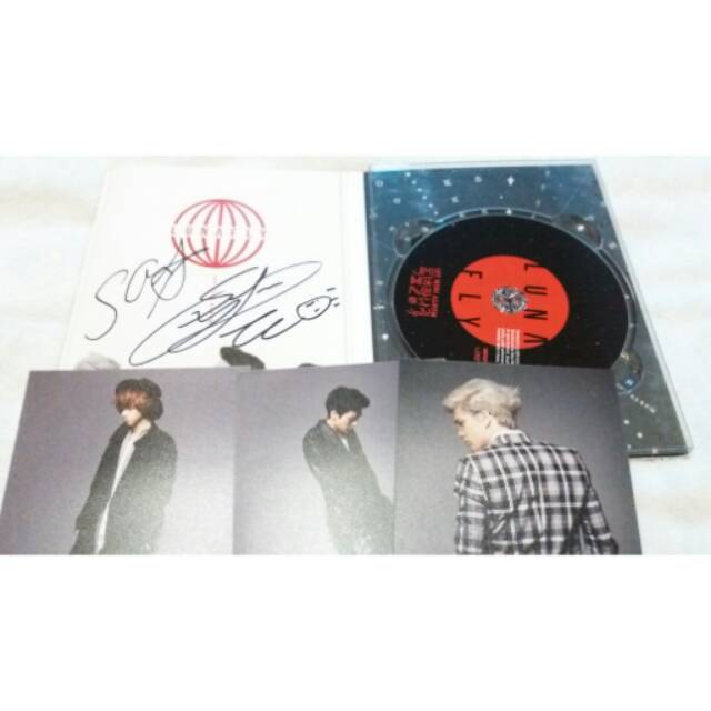 LUNAFLY SIGNED ALBUM
