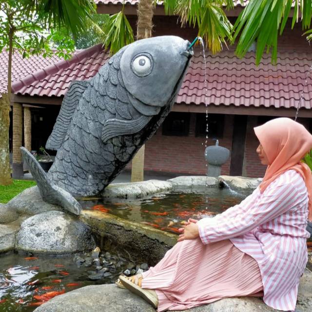 lauradwiakbarrafadafa