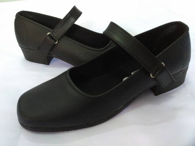 Sepatu Cosplay Hitam