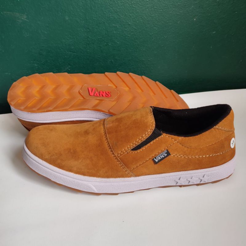 Sepatu Slip On Casual Pria Slop Tanpa Tali Sneakers Kasual Cowok Terbaru Buat Gaya dan Santai Slop Bustong Coklat