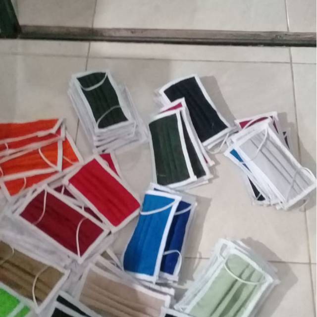 

Masker siap kirim tali karet .isi 12pc / 1 lusin