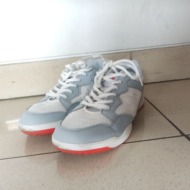Sepatu Badminton Pria Perfly Size 39