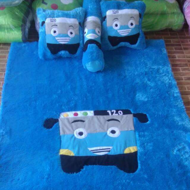 Karpet rasfur gratis bantal