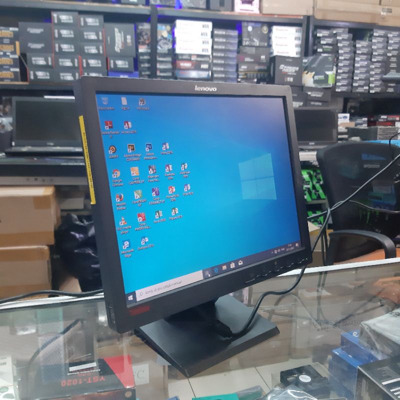 Monitor 15 inch LENOVO second Kotak cocok buat kantor, kasir,rumah