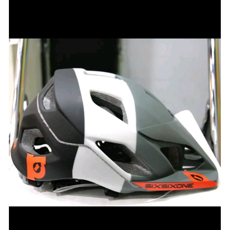 Helm Six six one Evo AM Grey 661 Tres