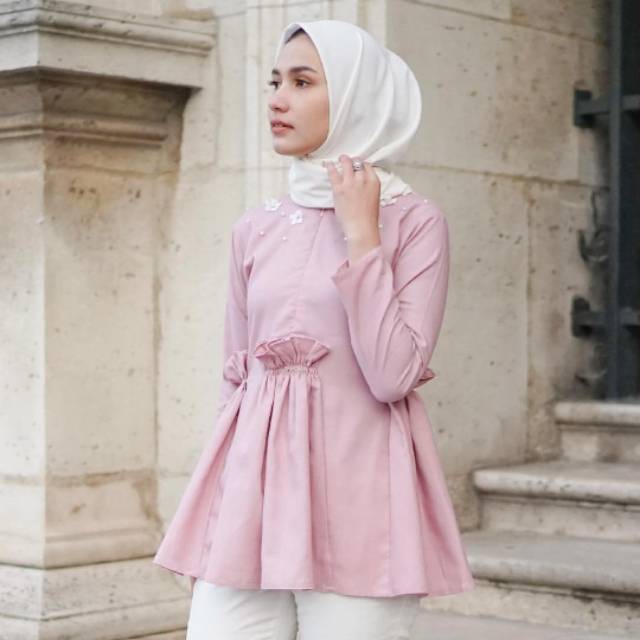 Emma blouse wearing klamby