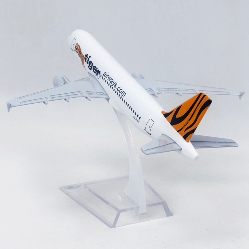 Model Pesawat Terbang Singapura Airlines Tiger A320 Airbus 320 Diecast Alloy Metal 16CM