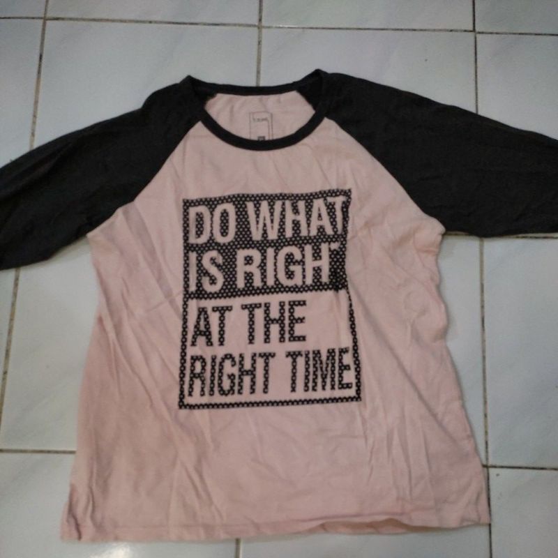 Kaos wanita XL t-zone preloved