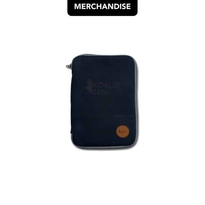 

TERLARIS Merch Koalisi Seni - Clutch Gadget & Stationery Organizer Serba Guna/TEMPAT PENSIL AESTHETIC/TEMPAT PENSIL ANAK PEREMPUAN/TEMPAT PENSIL LUCU/TEMPAT PENSIL 3D/TEMPAT PENSIL TRANSPARAN/TEMPAT PENSIL LUCU/TEMPAT PENSIL KOREA/TEMPAT PENSIL