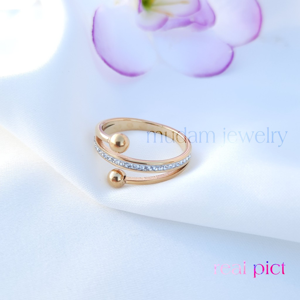 Cincin Titanium Model 3 Lapis Dengan Berlian Artifisial Rose Gold, Gold dan Silver