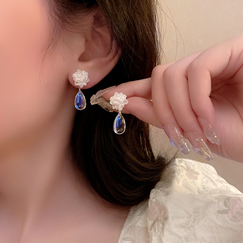 Anting Bentuk Bunga Water Drop Gaya Korea