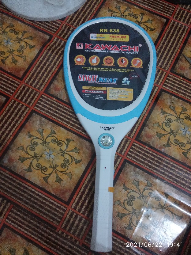 Kawachi-raket Nyamuk Rn-638 Plus Senter