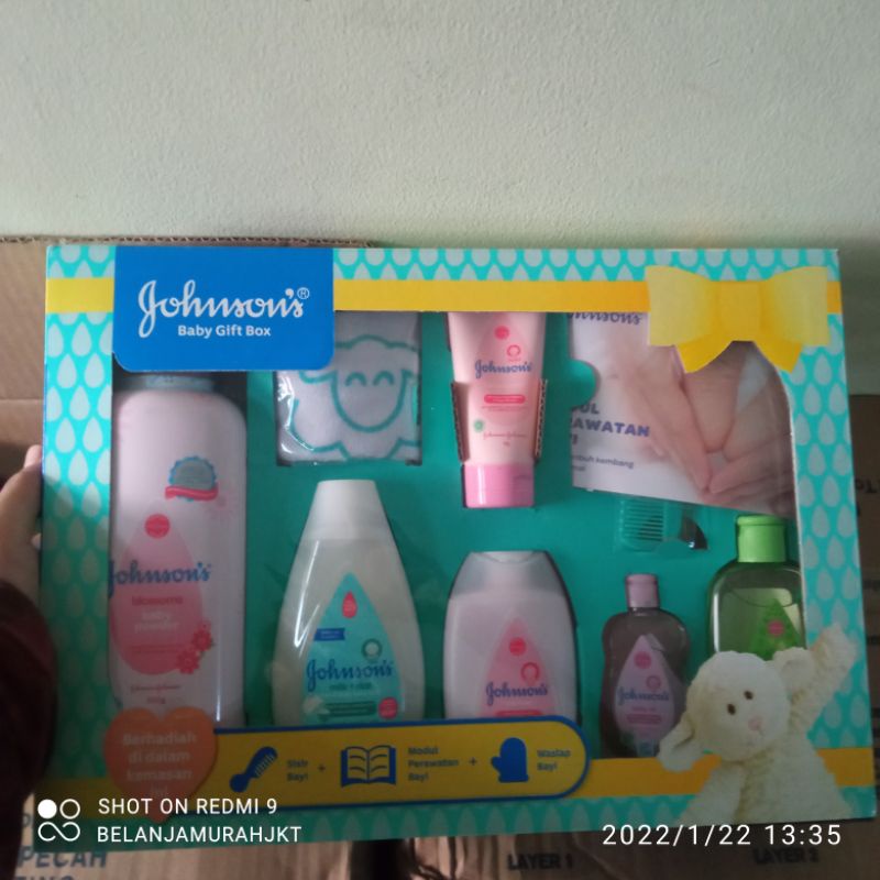 JOHNSON'S Baby Gift Box Besar Hampers Hadiah | Starter Kit | Baby Shower Gift Set-3