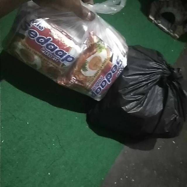 

Paket sembako murah