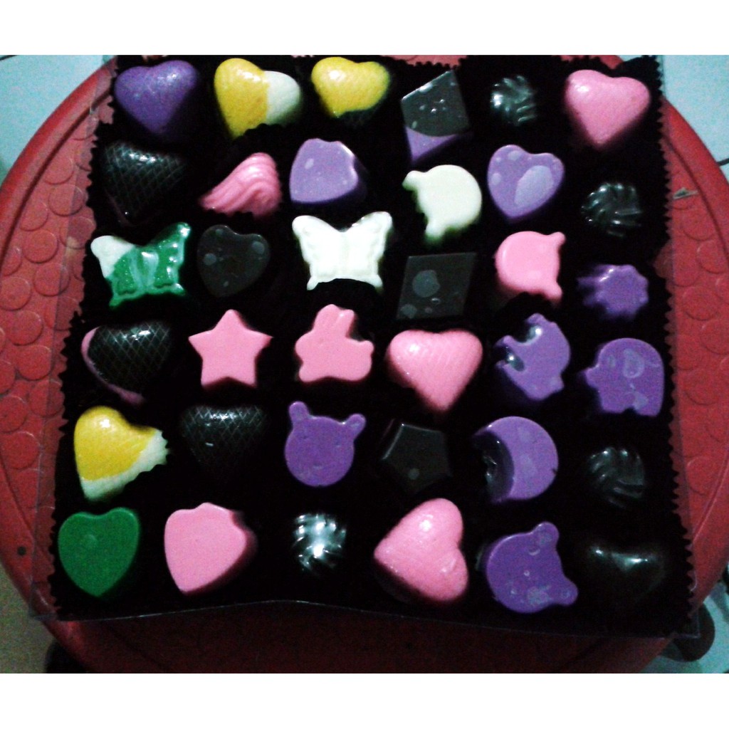 

cokelat praline kotak sekat isi 36 pcs (6x6)