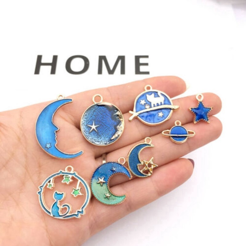 8pcs Liontin Enamel Bentuk Bulan/Bintang/Planet Untuk Membuat Perhiasan Diy