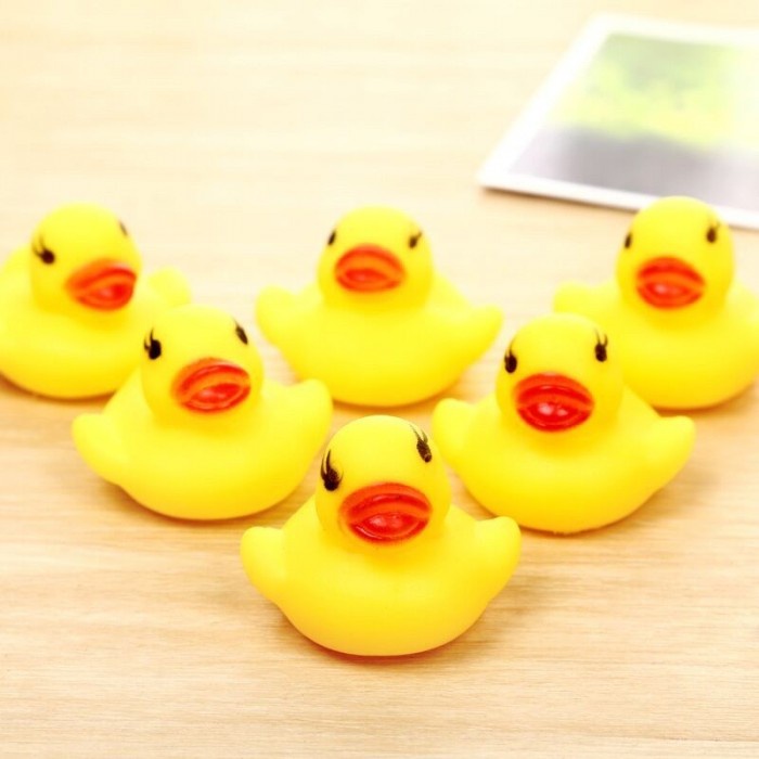 Bebek Karet Mainan Mandi Anak Bayi Mainan Edukasi Duck Rubber Toys BathTub Bath Toys