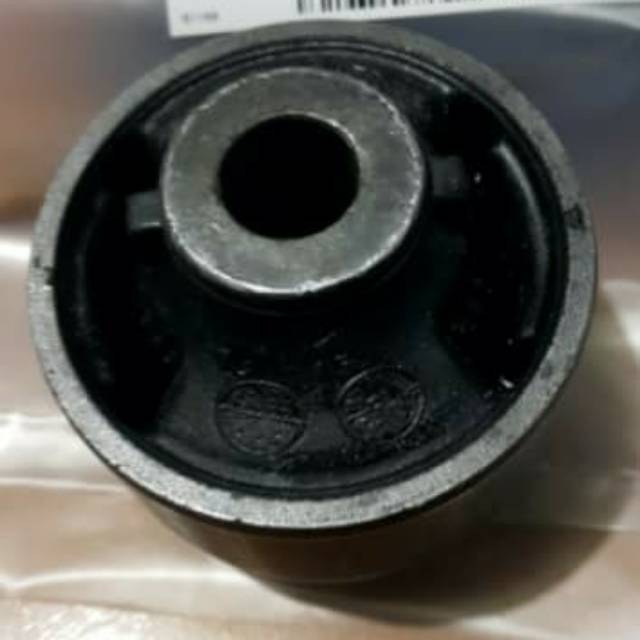 bushing lower arm nissan livina ( besar ) Thailand