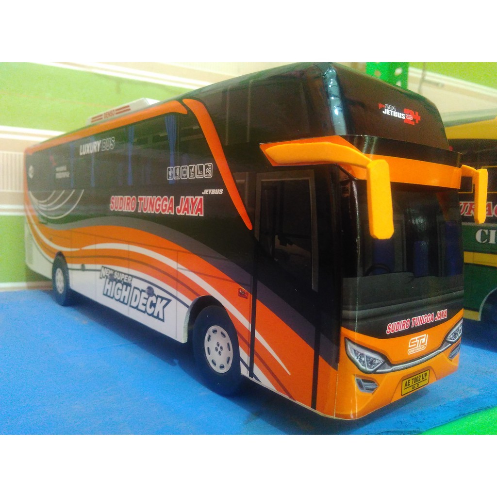 Miniatur bus bis Sudiro Tungga jaya STJ