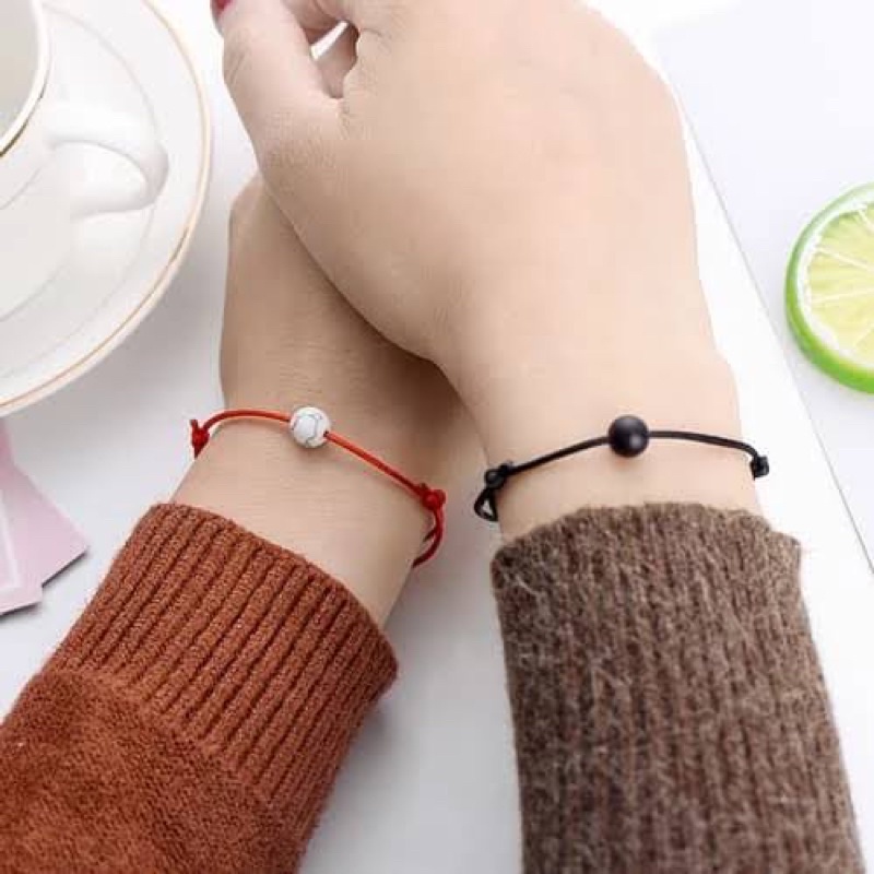 gelang Couple bandul akrilik / gelang couple sahabat / gelang couple pasangan hitam merah akrilik