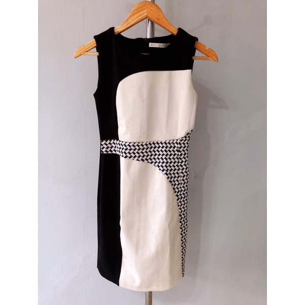 Minimal Dress Black & White